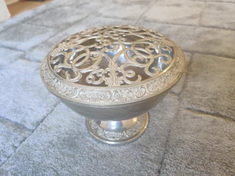 large round oasis silver display vase table centre piece /vintage/wedding/floral display