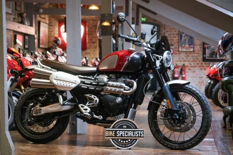 Triumph Scrambler 1200 1200 XC With Leather Soft Luggage Pannier
