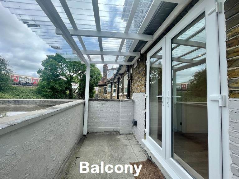 Large One Bedroom Flat to Rent - (Ref - A1B3R0) - Blenheim Road West Harrow HA2 7AA 