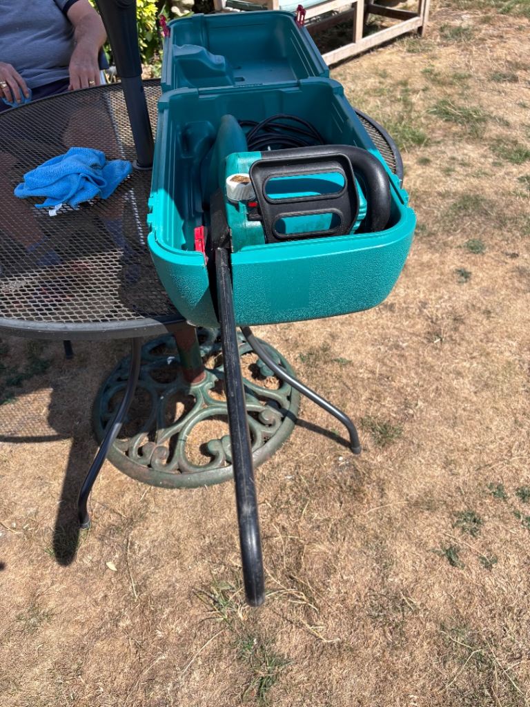 Bosch AKE 35-19 PRO Electric Chainsaw with Case