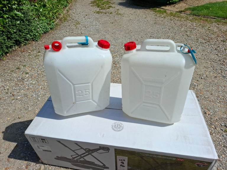 25Ltr Water containers