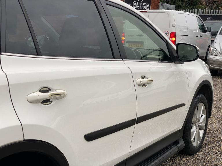 2013 Toyota RAV4 2.2 D-4D Invincible 4WD Euro 5 5dr ESTATE Diesel Manual