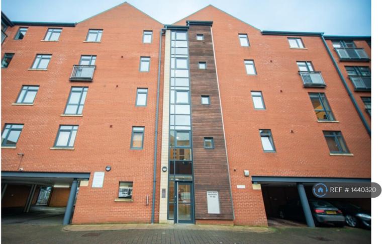 1 bedroom flat in Trinity Wharf, Hull, HU1 (1 bed) (#1440320)