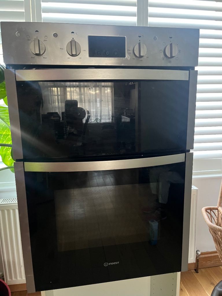 INDESIT Built-In Double Oven – Black – Excellent Working Order