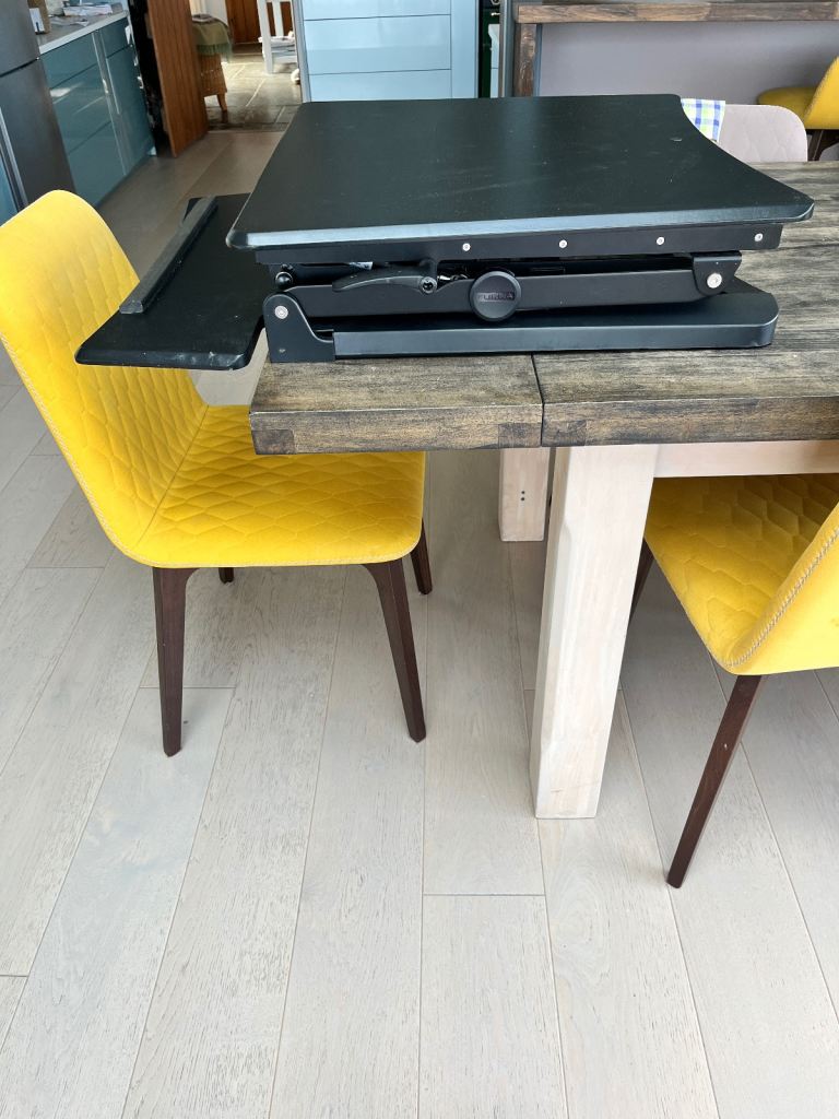 Furna Sit-Stand adjustable desk 