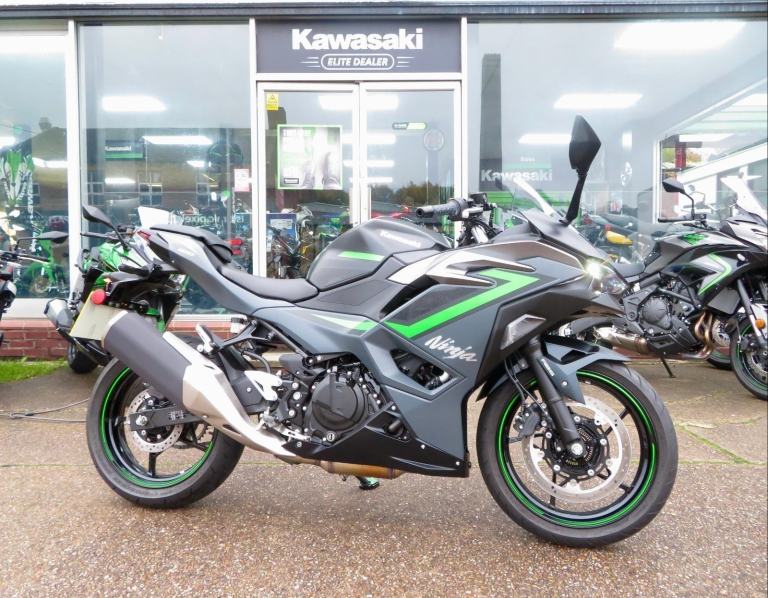 KAWASAKI NINJA 500 SE 2025