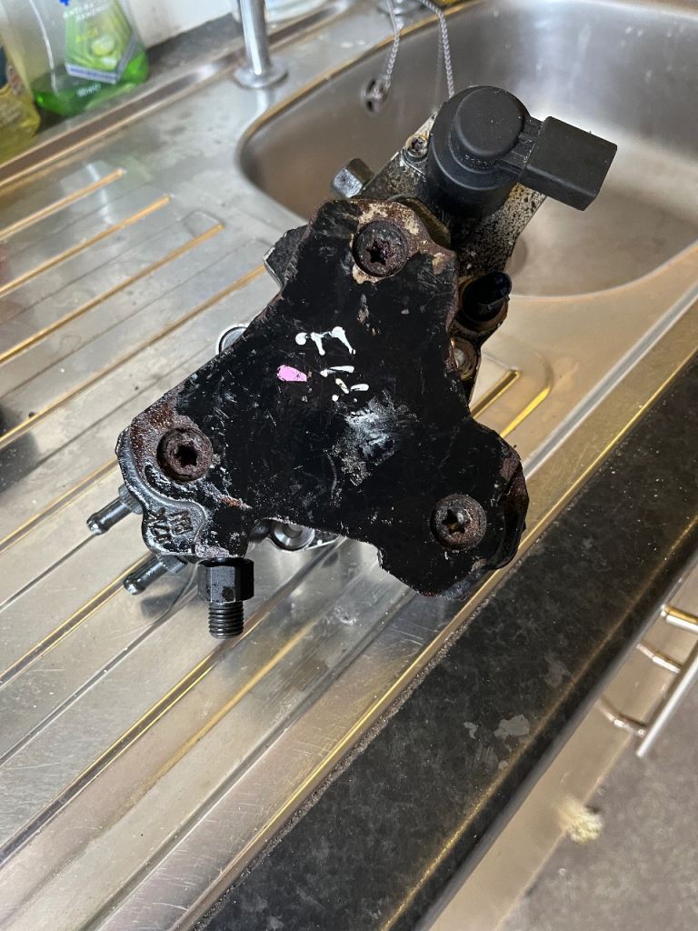 Mercedes 320 high pressure fuel pump