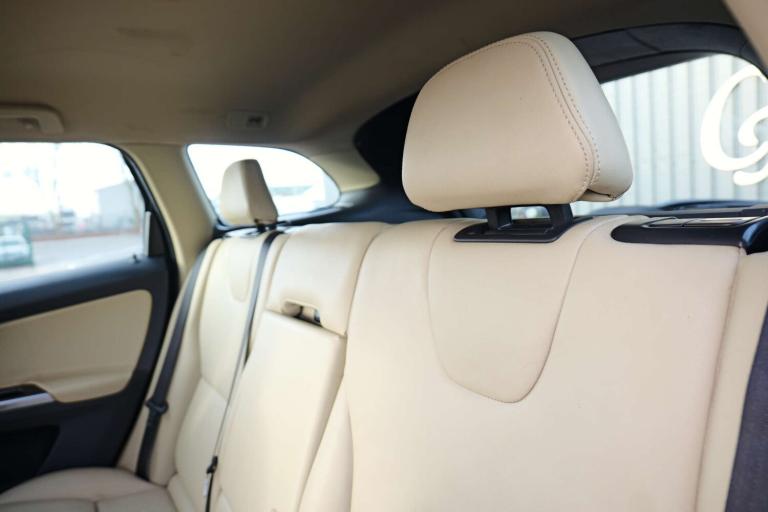 2016 Volvo XC60 2.4 XC60 SE Luxury Nav D5 AWD 4WD 5dr SUV Diesel Manual