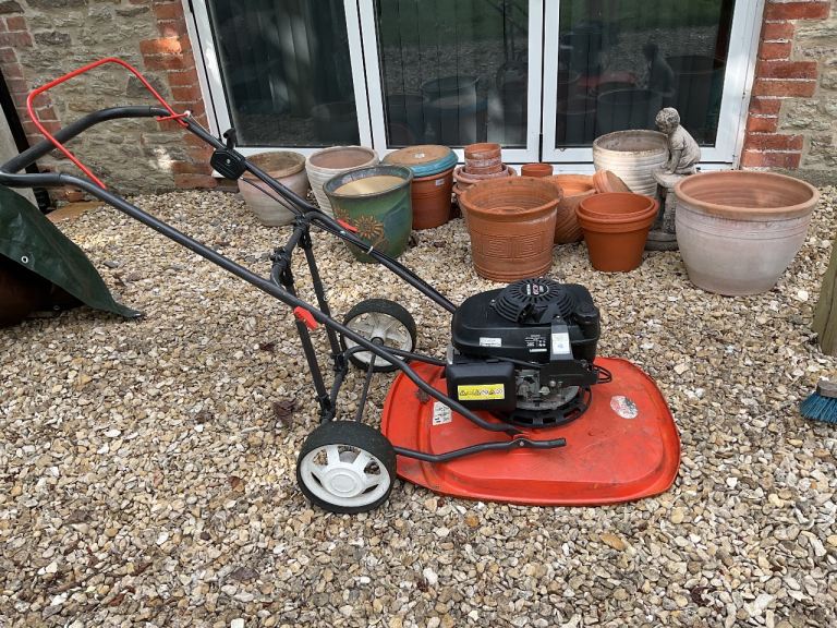 Flymo XL 500 lawn hover mower