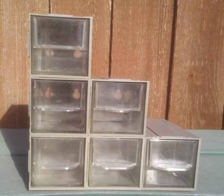 1 x slot together SINGLE drawer box. £2, 2 for £3, 4 for £5 ( 9 or more 5% Discount )