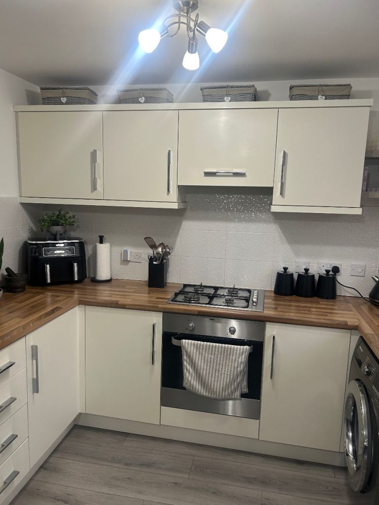 Full Kitchen 