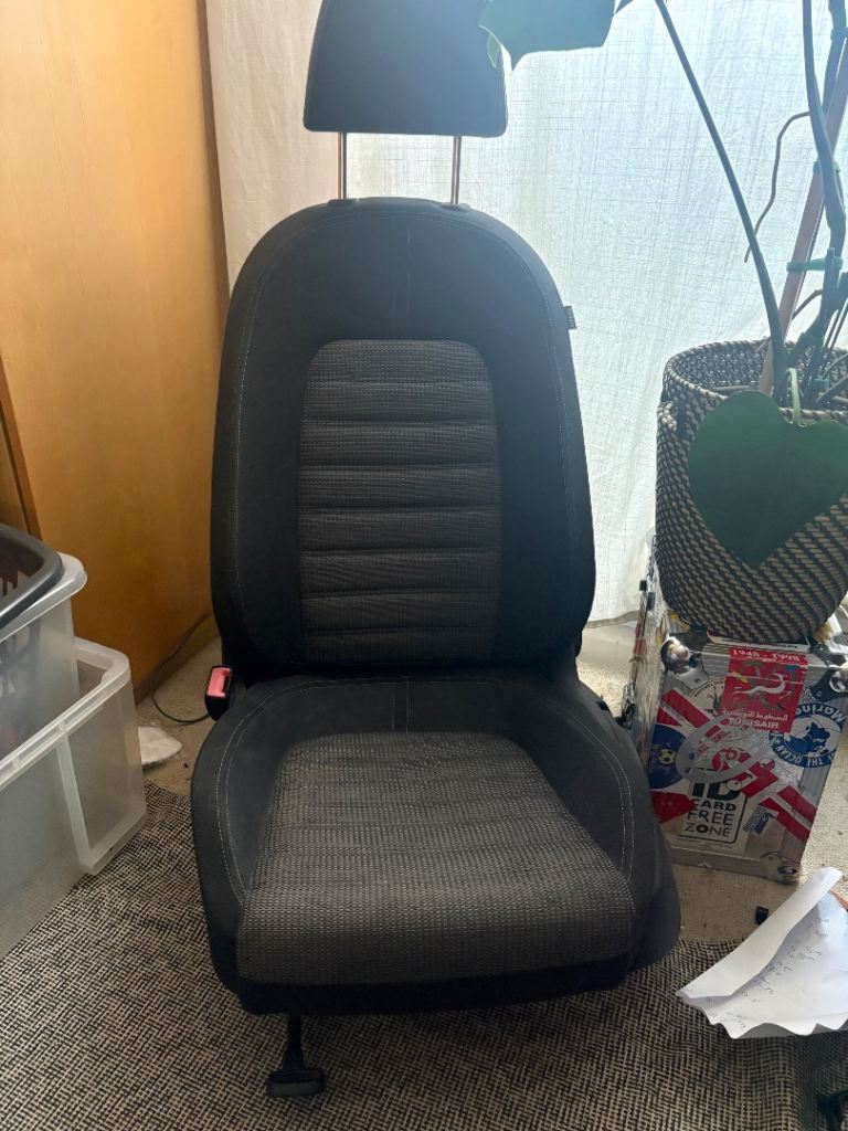 VW B7 front seats