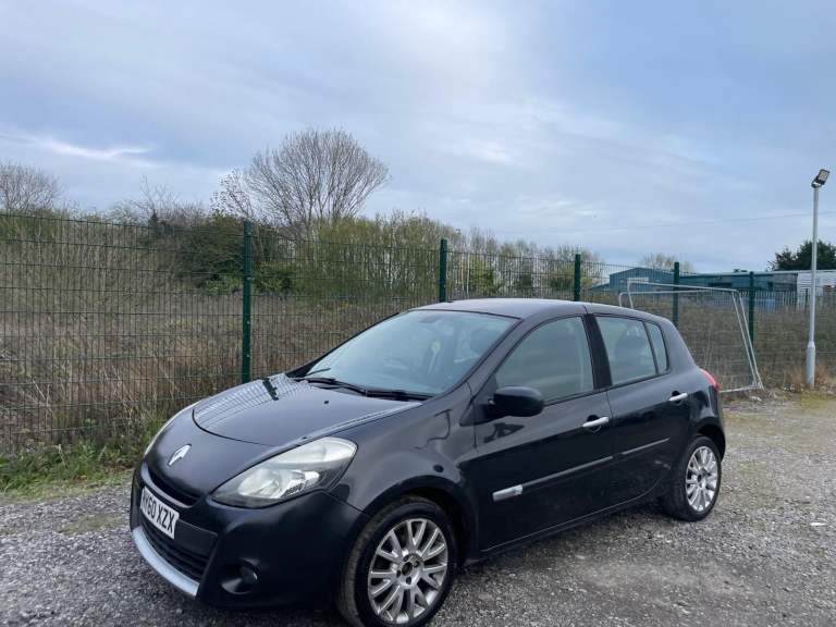 RENAULT CLIO 1.2 TCE DYNAMIQUE TOM TOM 60 REG BLACK 5 DOOR MOT OCTOBER 4TH 2026 TAX £165 YEAR 48+MPG