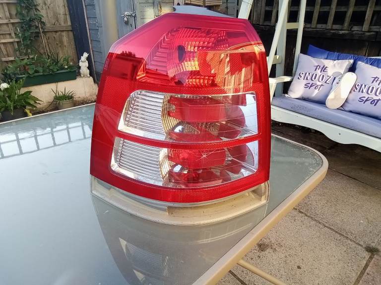 Vauxhall Zafira b 2009 - 2014 rear light lense