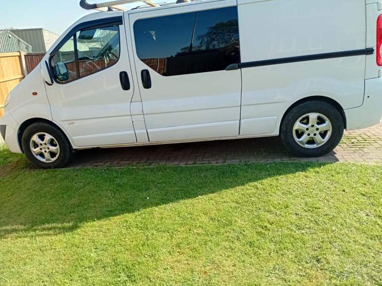 Vauxhall vivaro crew van 2013