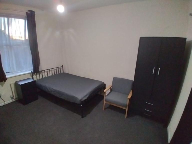 DOUBLE ROOM TO LET (134NRD)