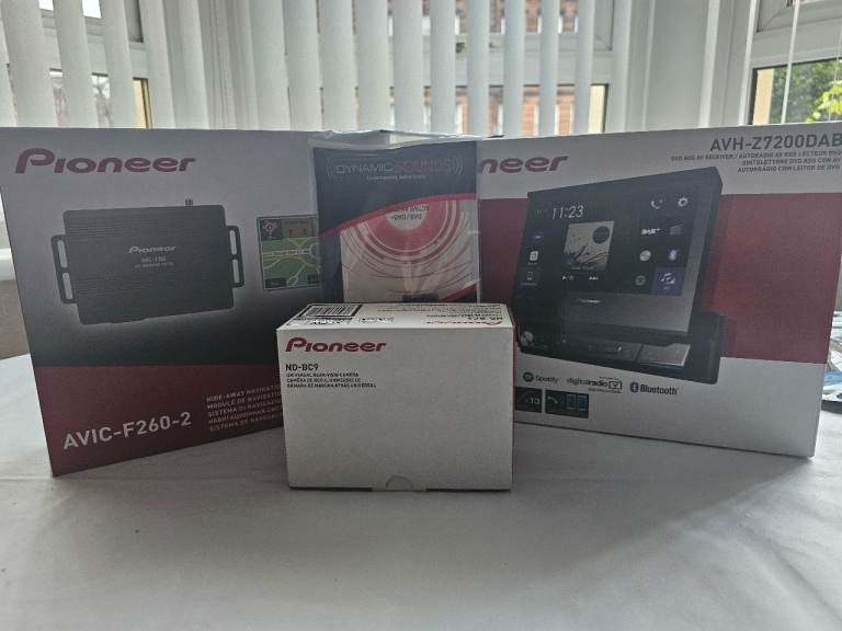 Pioneer AVH-Z7200DAB Smart Bluetooth Car Radio