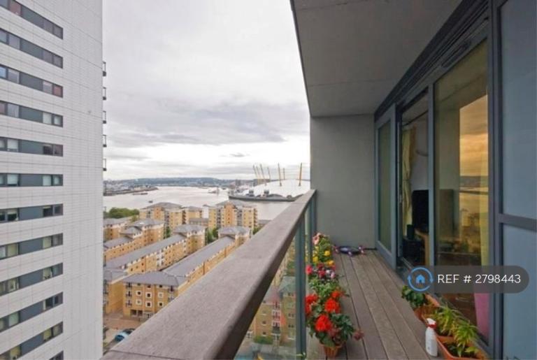 1 bedroom flat in Elektron Tower, London, E14 (1 bed) (#2798443)