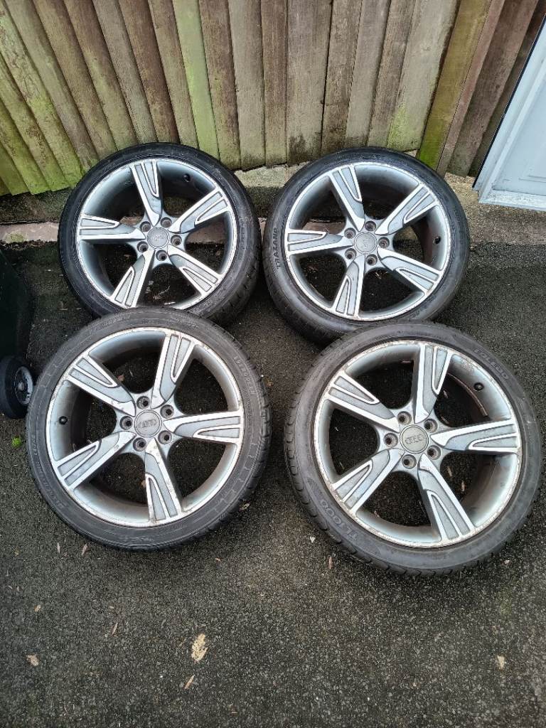 Audi A3 18" Inch Velum Alloy Wheels with Good Tyres, 8V0071498. 5x112.