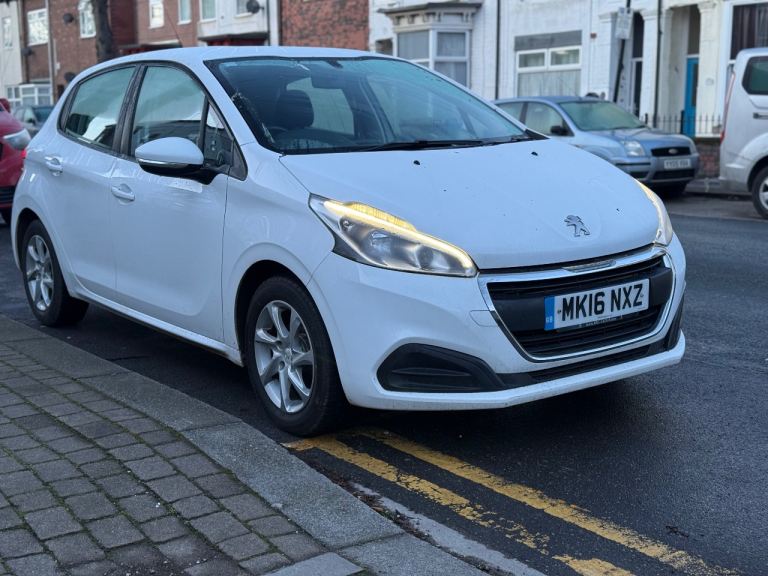 Peugeot, 208, Hatchback, 2016, Manual, 1199 (cc), 5 doors