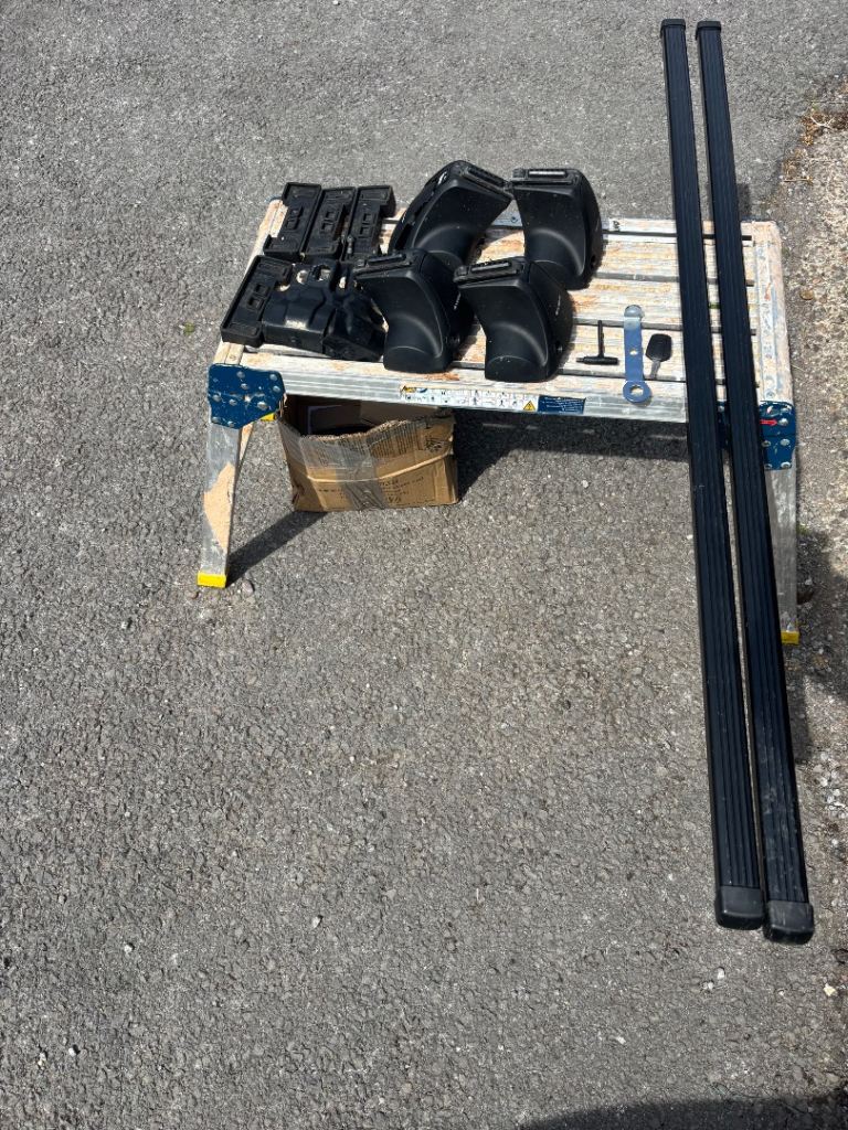 Roof bars and fittings 