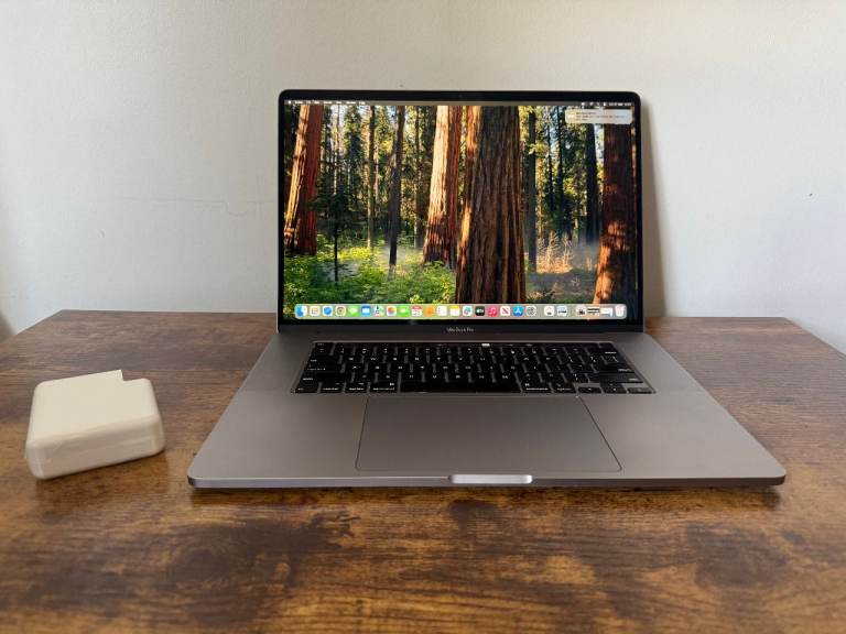 MacBook Pro 16 inch 2019 / 8-Core i9 / 64 GB RAM / 2 TB SSD / TouchBar / A2141 Max Spec