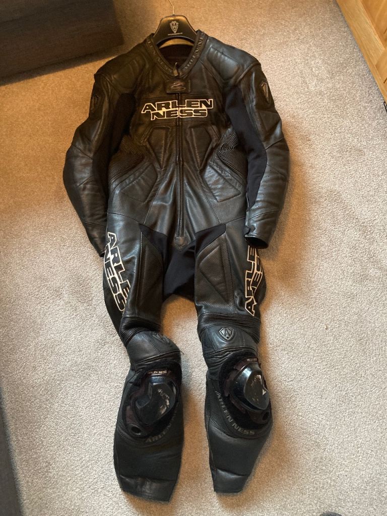 Arlen ness one piece motorcycle leathers suit -size 40