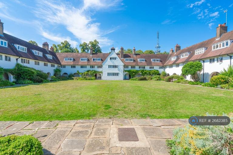 1 bedroom flat in Waterlow Court, London, NW11 (1 bed) (#2682385)