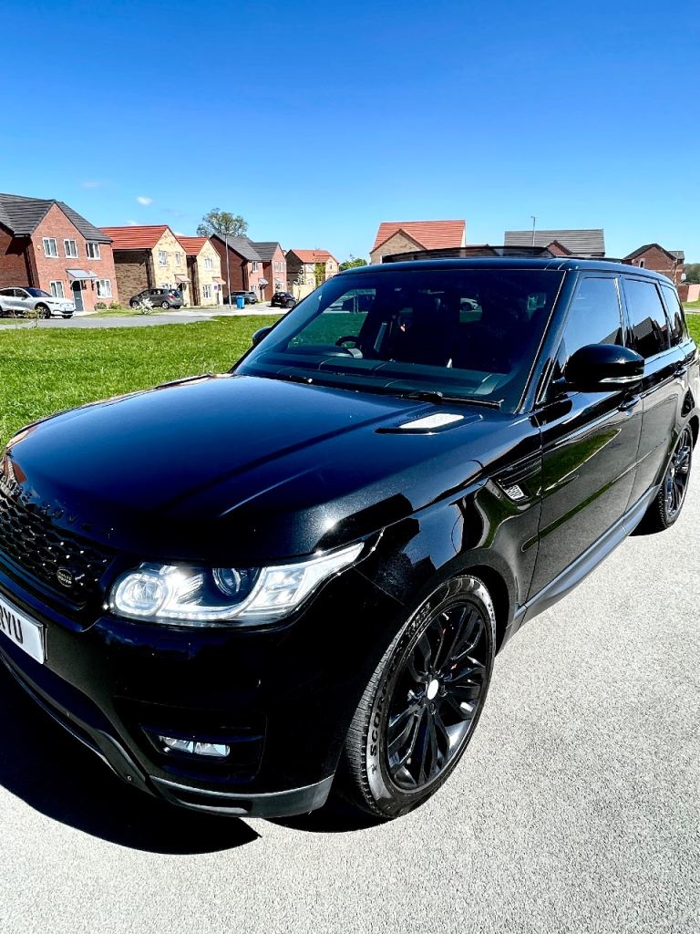 Range Rover Sport 3.0 SDV6 HSR Dynamic all black beautiful inside out must see 