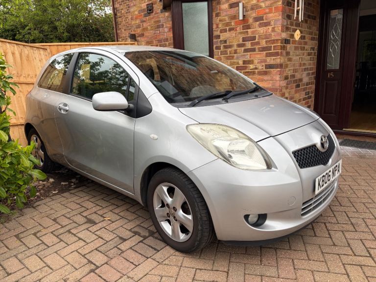 TOYOTA YARIS AUTOMATIC ONLY 74000 MILES ONE OWNER FSH LIKE NEW***