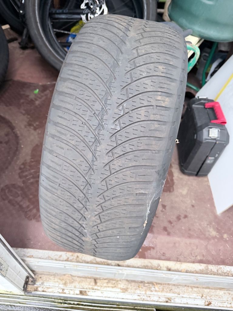 GoodYear Vector4Seasons - 215/50/17