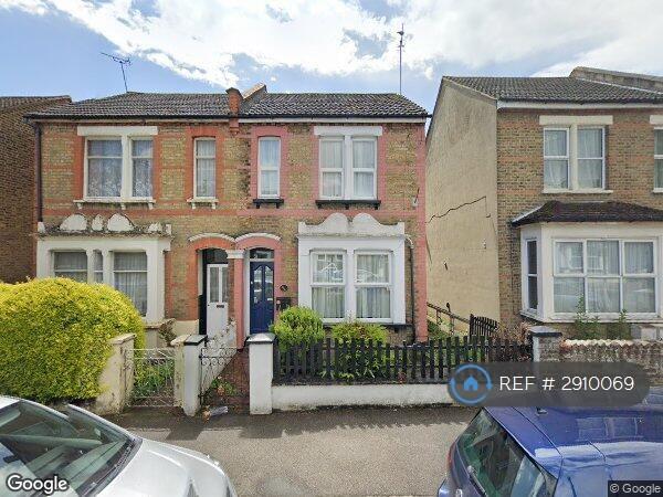 5 bedroom house in Maldon Road, Southend-On-Sea, SS2 (5 bed) (#2910069)