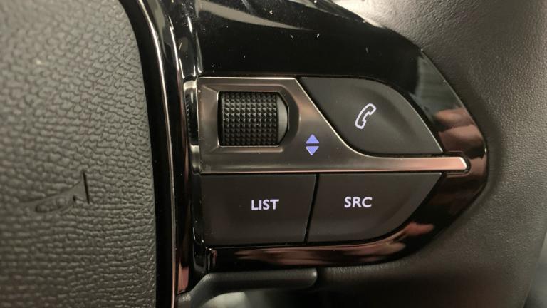 2025 Peugeot 2008 50kWh Allure SUV 5dr Electric Auto (7kW Charger) (136 ps) SUV Electric Automatic