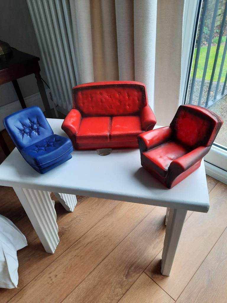 VINTAGE CINDY HOUSE FURNITURE 