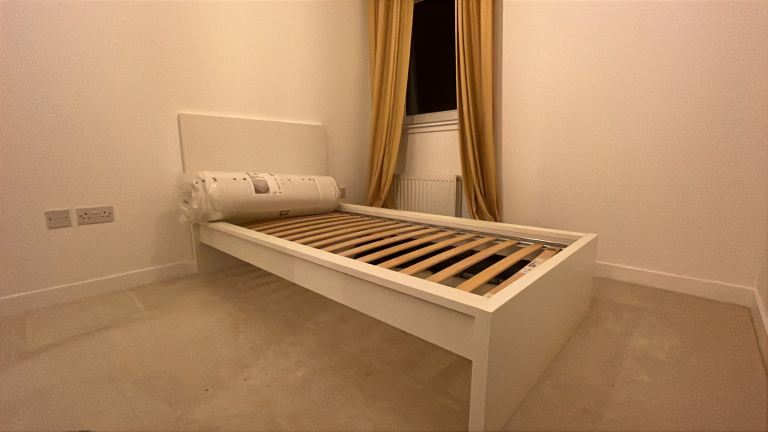 Modern Ensuite Single Room for Single Female Student | £800/month | Great Transport Links