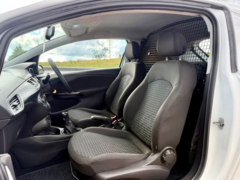 🏁 2015 Vauxhall Corsa Van 1.3 CDTi Ecoflex 75- PSVD, FSH, Bluetooth & DAB (No Vat) 🏁