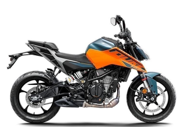 KTM 125 Duke New 2025, both Colours in stock RRP 4895