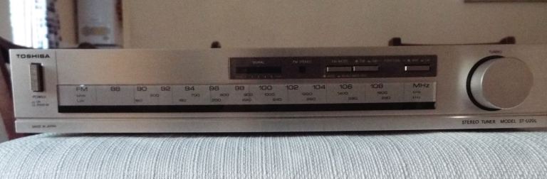 Toshiba ST-U20 Stereo Tuner - Silver, Good Condition