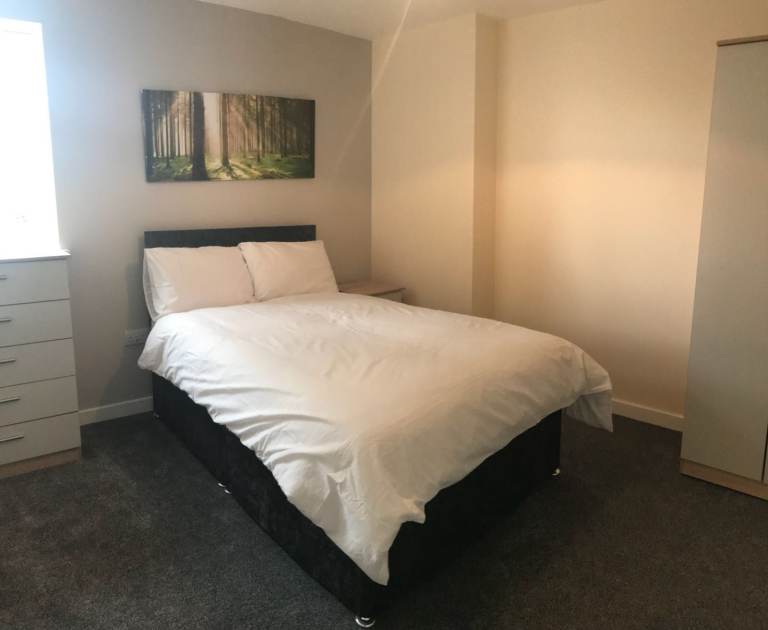CB2 - Ensuite Rooms – All Bills Included