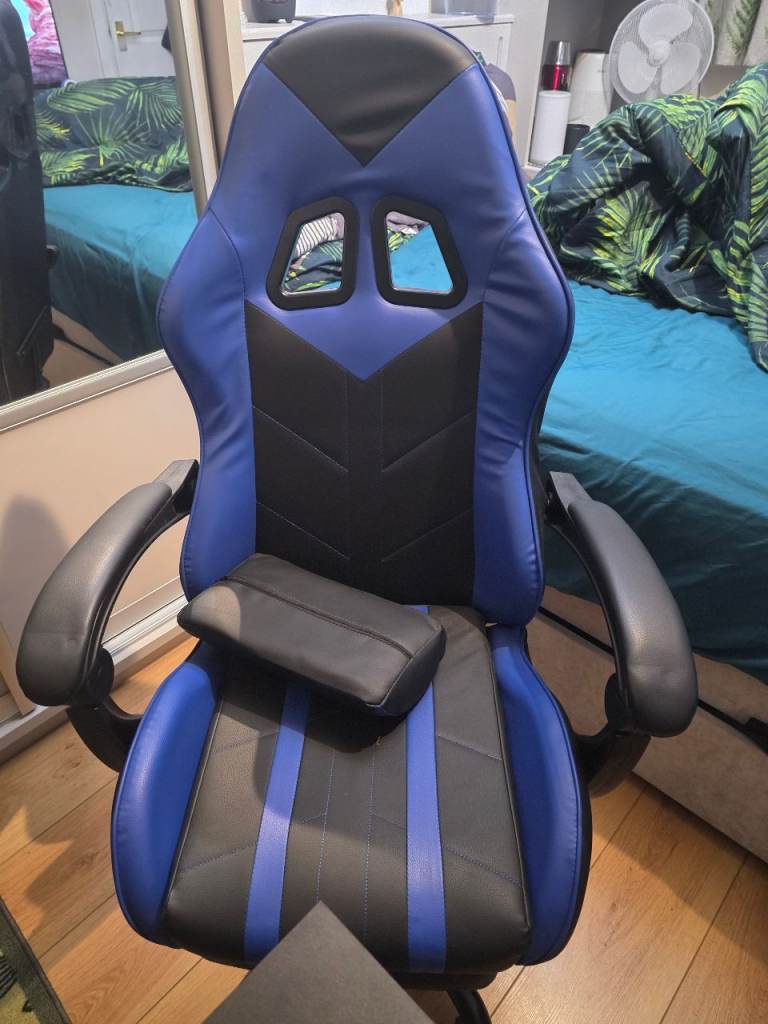 Gaming chair 