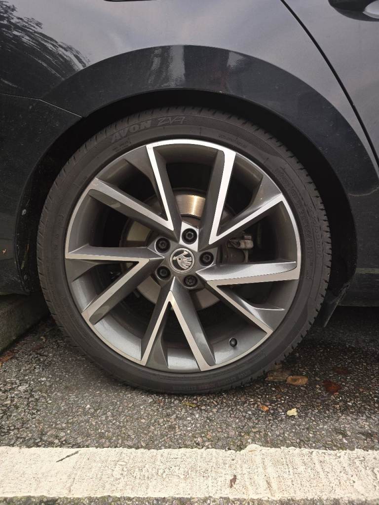 Original Skoda alloys 19" with tyres 235x40x19