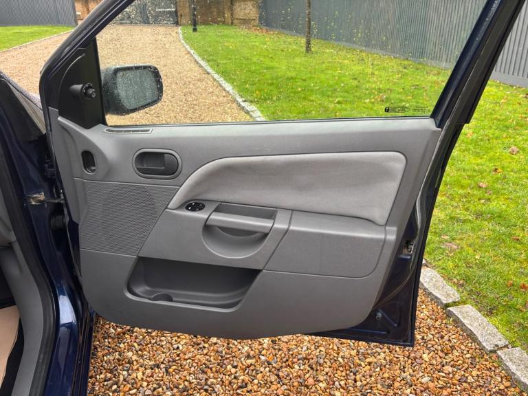 2002 Ford Fiesta 1.3 LX 5dr Petrol