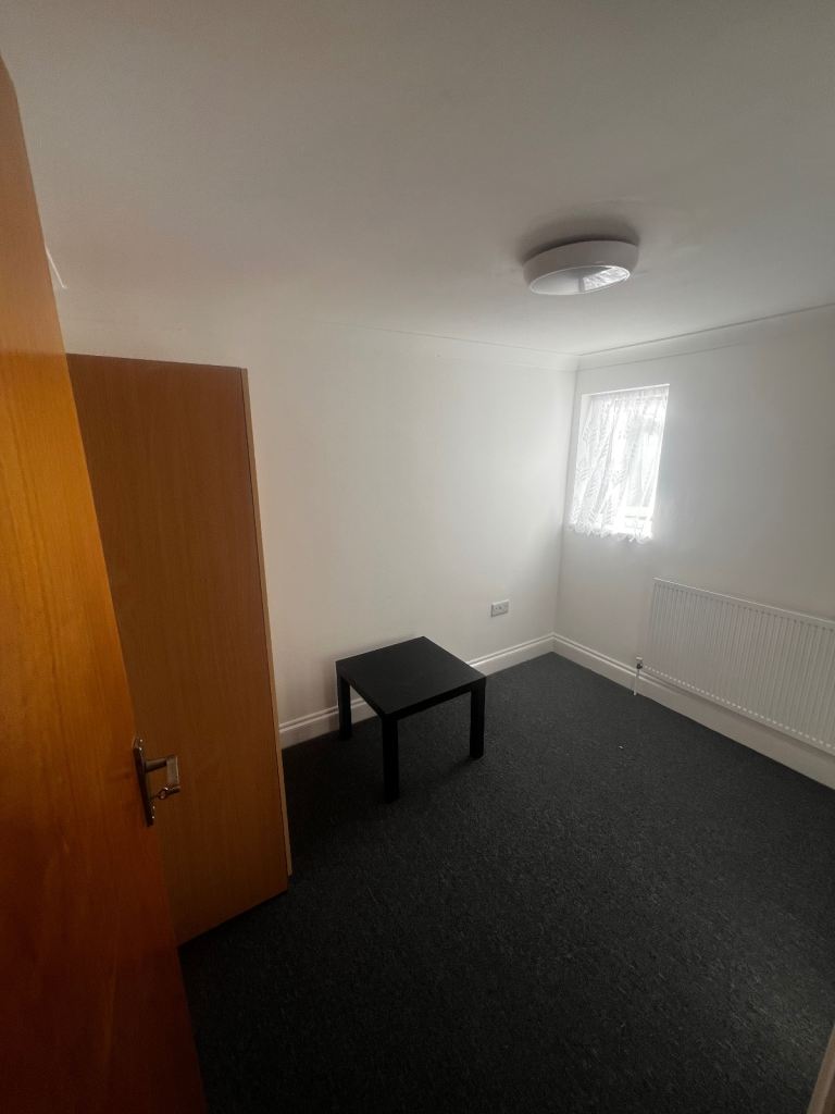 ONE BEDROOM FLAT TO LET AT MALTA ROAD LEYTON LONDON E10 7JU AREA 