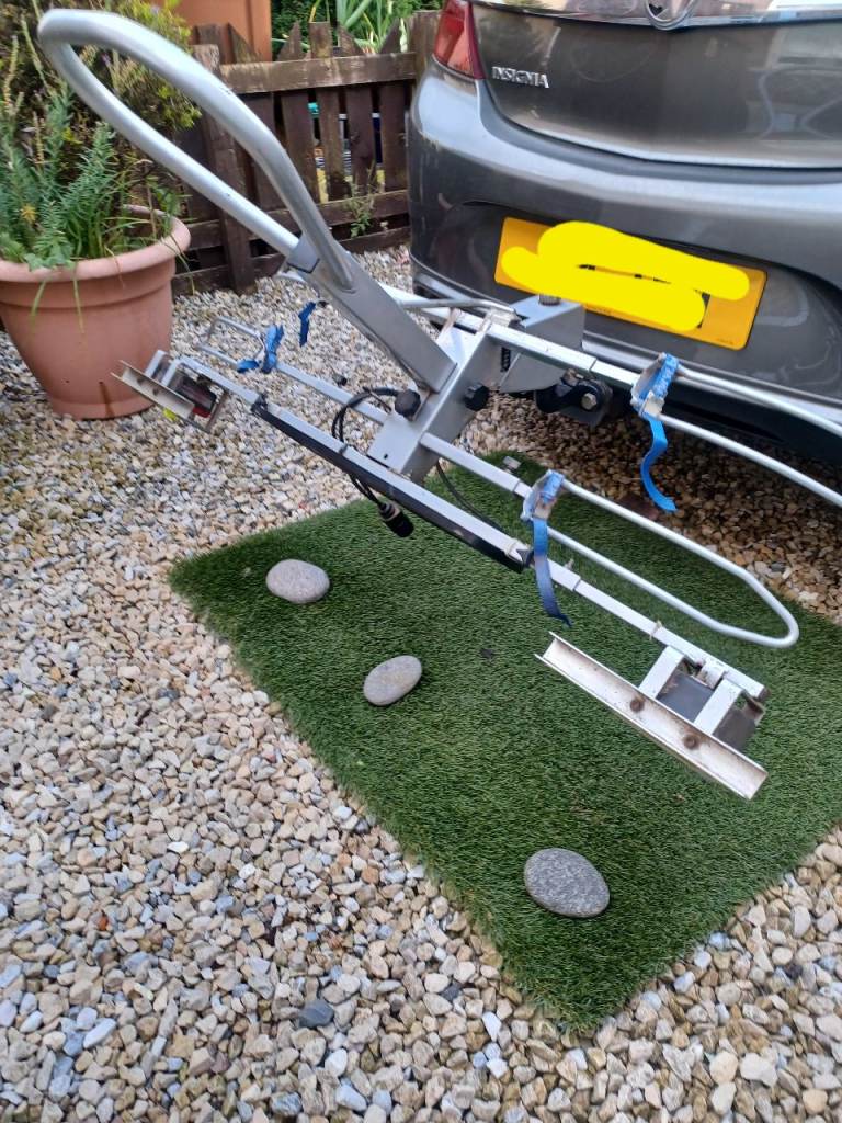 Towbar bike rack for 2 bikes