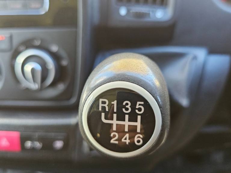 2019 Peugeot Boxer 2.0 BlueHDi 335 Professional Panel Van 5dr Diesel Manual L2 H2 Euro 6 (130  PA...