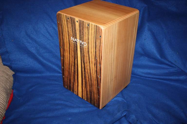 Nativo INIC-BROWN Inicia Series Standard-Class A Oak Cajon ~ Brown Front Finish ~ £95 ono