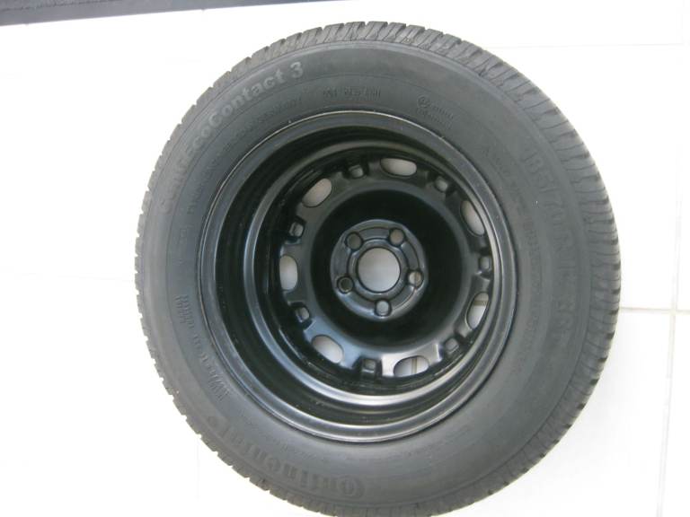 UNUSED SPARE WHEEL, TYRE, TOOL KIT AND HOLD DOWN BOLT - IBIZA/FABIA/POLO/A1