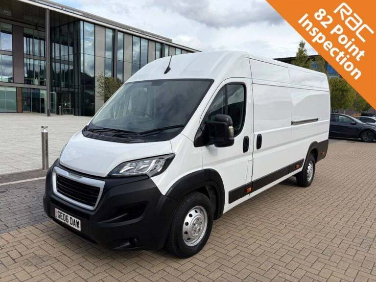 2022 Peugeot Boxer 435 PROFESSIONAL 2.2BlueHDi EU6 S/S L4 H2 140ps *AIRCON*SATNAV*SENSORS*E/PA Pa...