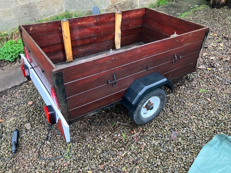 3’x5’ tow trailer with electrics lights