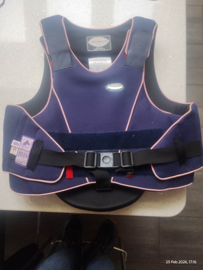 Champion Flex Air body protector adult medium